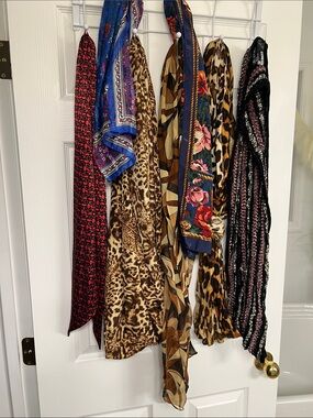Women’s Scarfs & Wraps